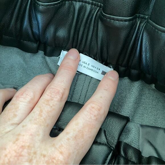 Zara - Scrunched Paper Bag Faux Leather Joggers in Black - Picture 4 of 5